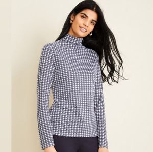 NWT 🌹 Ann Taylor Houndstooth Mock Turtleneck XS